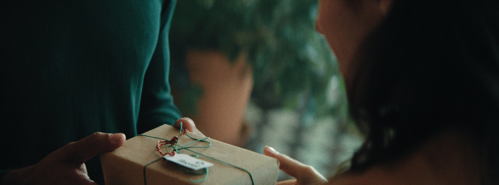 Flaconi, The beauty of giving, still 4